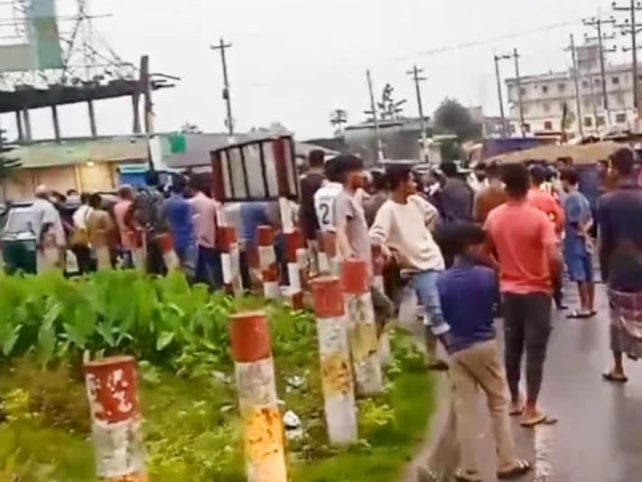নবীগঞ্জে মাছবোঝাই ট্রাকচাপায় অটোরিকশাচালক নিহত, এক ঘণ্টা মহাসড়ক অবরোধে চরম ভোগান্তি