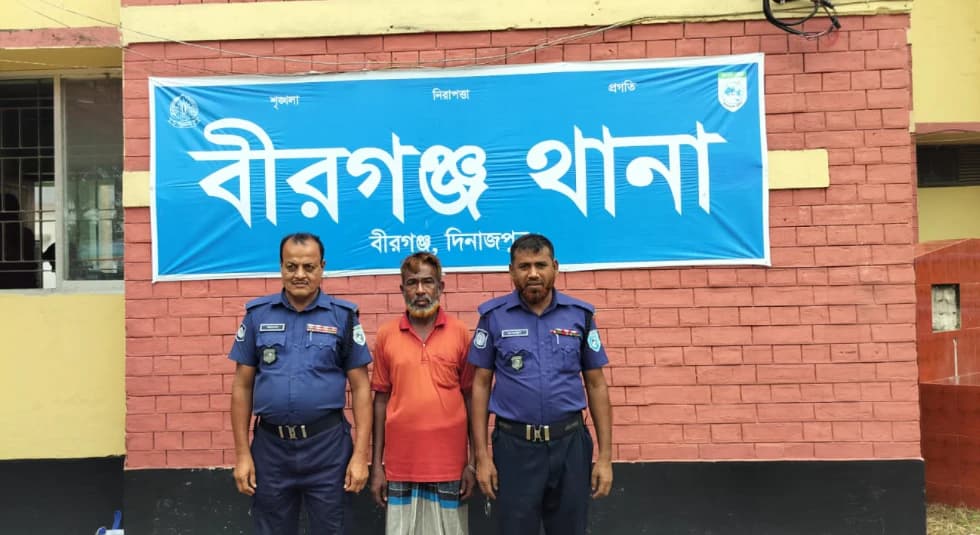 চোলাই মদে মাতলামি করায় বীরগঞ্জে ৬ মাসের জেল, জেলা কারাগারে প্রেরিত আসামি