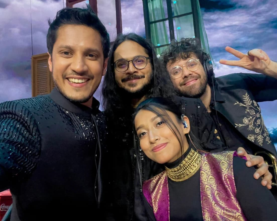 ‘সোনার তরী’র আধুনিকায়নে চরম ব্যর্থতা, কোক স্টুডিওর নতুন গানে সমালোচনার ঝড়