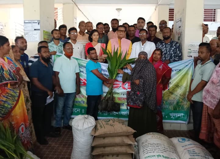 ডুমুরিয়ায় কৃষি পুনর্বাসন ও বৃক্ষরোপণ কর্মসূচির শুভ উদ্বোধন