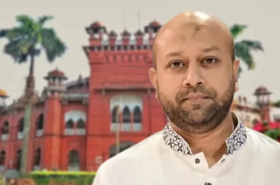 ঢাবির শিক্ষক-শিক্ষার্থীদের অপমান! ১০০ কোটি টাকা ক্ষতিপূরণ ও ক্ষমা চাওয়ার নোটিশ পেলেন ব্যারিস্টার ফুয়াদ
