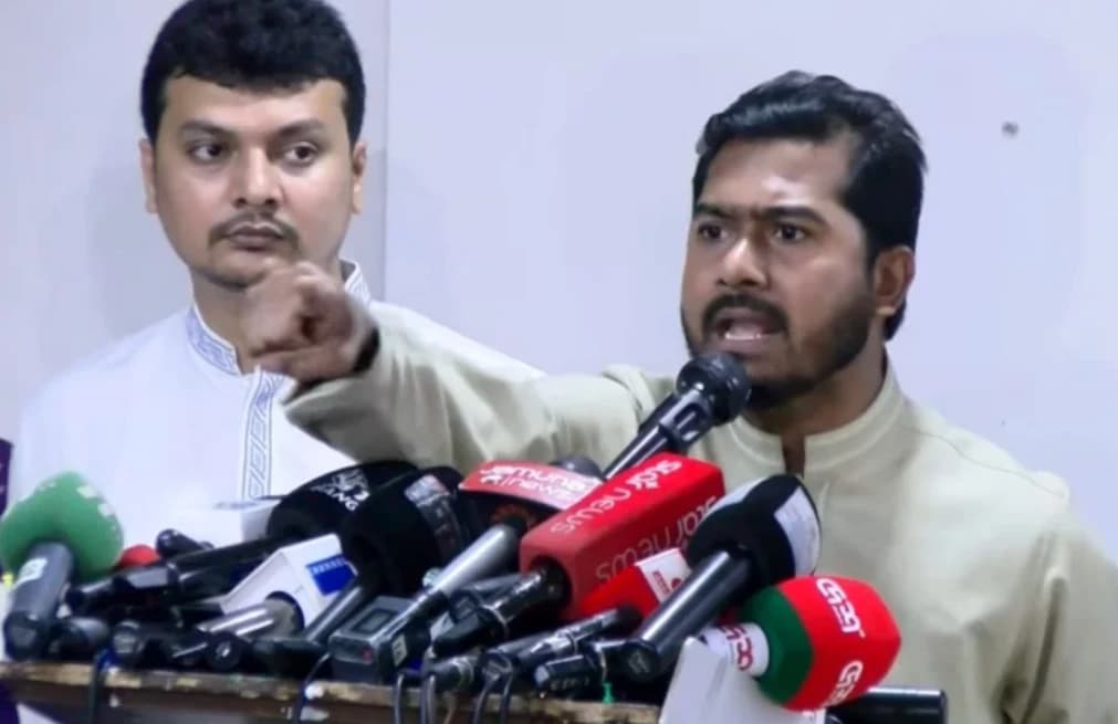 সার্বভৌমত্বের স্বার্থে জামায়াতের বিরুদ্ধে সতর্ক থাকতে হবে: গণঅধিকার পরিষদের সভাপতি নুরুল হক নুর