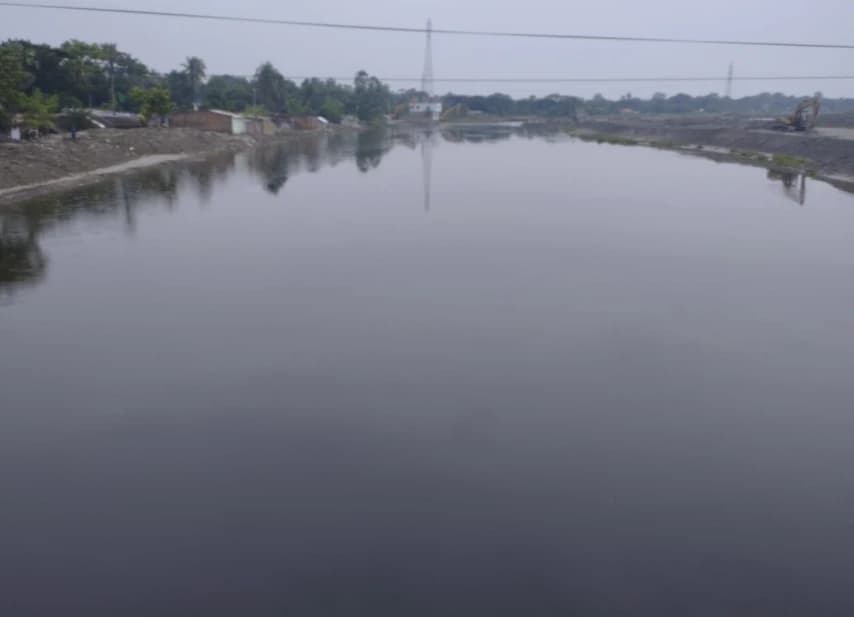 হরিভদ্রা নদী খননেও মিলছে না সুফল: ডুমুরিয়ায় পলি অপসারণের দাবিতে ইউএনও-র কাছে গণআবেদন
