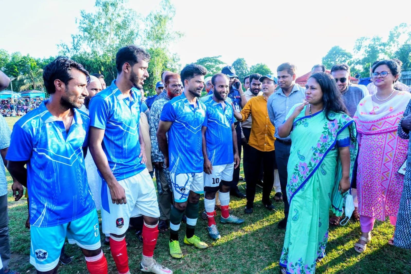 মাদকের অন্ধকার ছেড়ে খেলার মাঠে যুবসমাজ, নালিতাবাড়ীতে ফুটবলের লড়াইয়ে জাগল সুস্থ জীবনের আশা