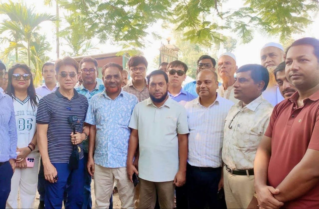 ঠাকুরগাঁওয়ে গড়েয়া-শুখানপুকুরী সড়ক প্রশস্তকরণের সম্ভাব্য স্থান পরিদর্শন