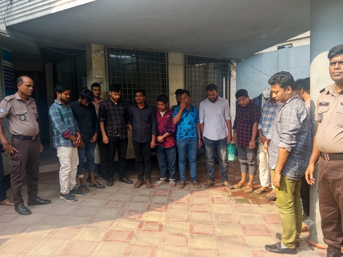 জেল খেটে ফিরেই শ্রেণিকক্ষে শিক্ষক, শিক্ষা প্রশাসনের ভূমিকা নিয়ে প্রশ্ন