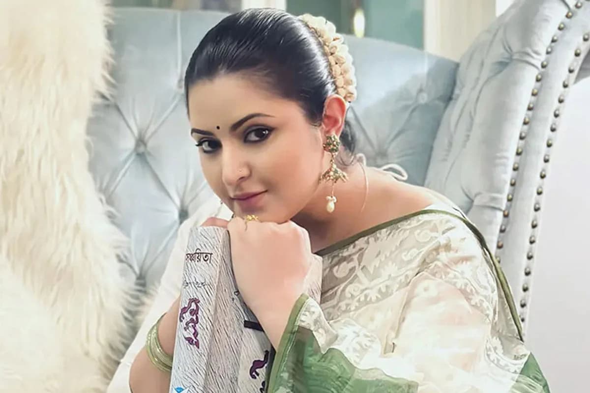 শ্লীলতাহানির মামলায় গুরুত্বপূর্ণ জেরা, শেষ মুহূর্তে আদালতে নেই পরীমণি!