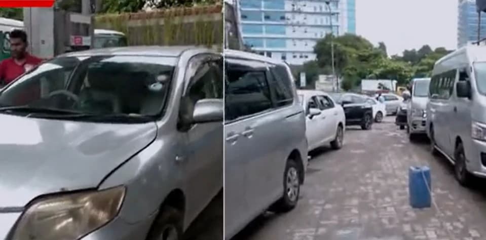 ঘণ্টার পর ঘণ্টা লাইনে দাঁড়িয়েও মিলছে না গ্যাস, রাজপথে দিশেহারা সিএনজি চালক ও যাত্রীরা