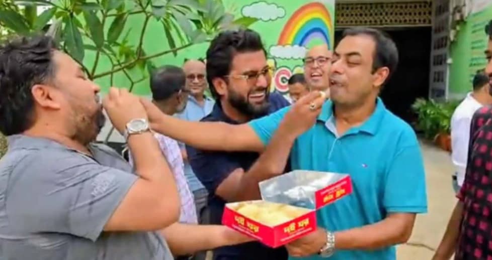 মির্জা ফখরুলকে রাষ্ট্রপতি পদে মনোনয়ন, উৎসবে ভাসছে জন্মভূমি ঠাকুরগাঁও