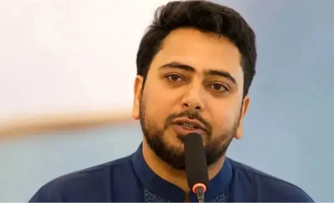 পরিকল্পিতভাবে বিদ্যুৎ সংকট তৈরি করে বেসরকারিকরণের চেষ্টা করছে সরকার: নাহিদ ইসলাম