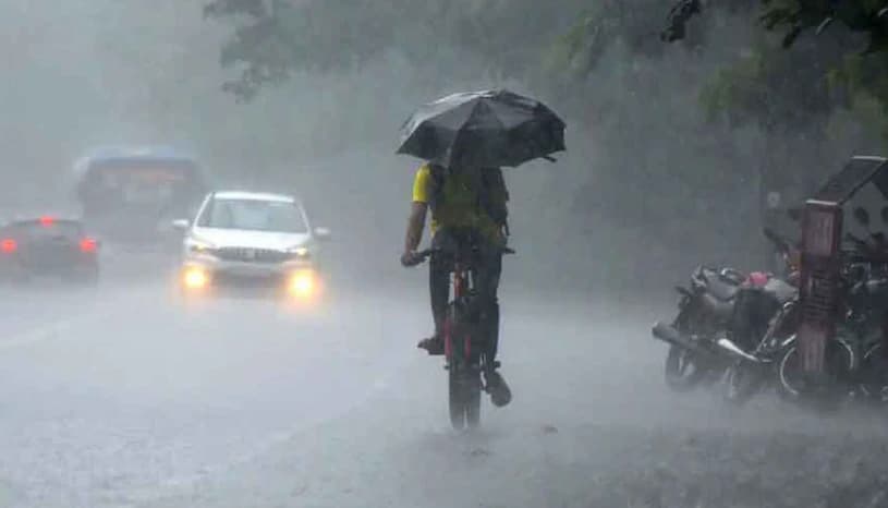 আগামী ৫ দিন দেশজুড়ে ভারি বৃষ্টির পূর্বাভাস, কমবে তাপমাত্রা বলে জানাল আবহাওয়া অধিদপ্তর
