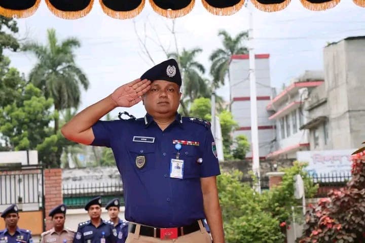 খুলনা জেলার নবাগত দায়িত্বপ্রাপ্ত পুলিশ সুপার সরকার ওমর ফারুক