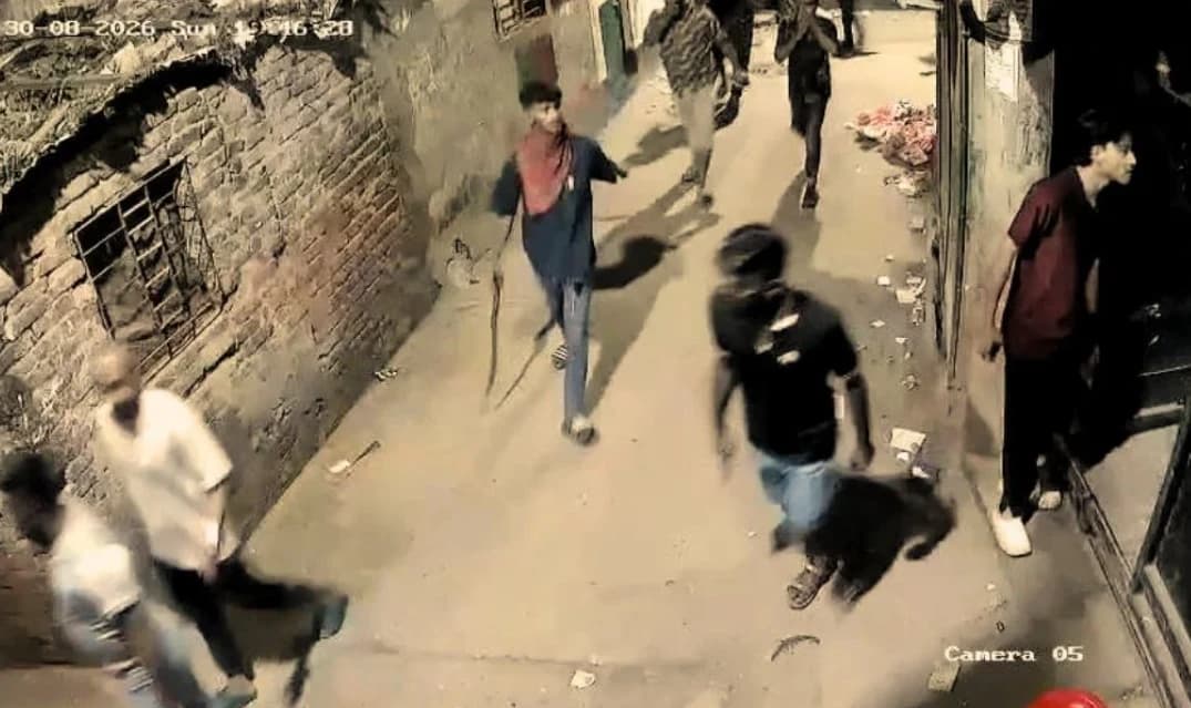 মাদক নিয়ন্ত্রণ নিয়ে গেন্ডারিয়ায় রক্তাক্ত সংঘাত, সিসিটিভি ফুটেজে শনাক্ত হলো ৩ অস্ত্রধারী