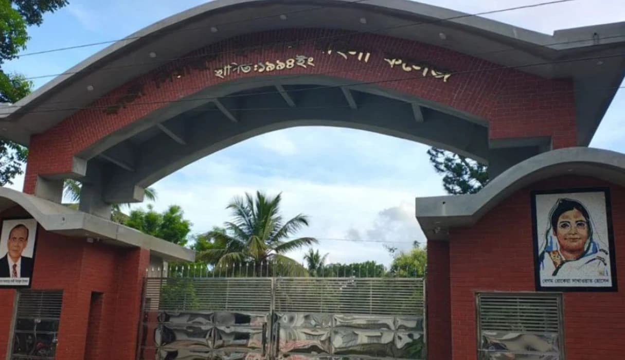 বোয়ালমারীতে ৬ শিক্ষকের কাছে লাখ টাকা চাঁদা দাবি ও প্রাণনাশের হুমকি, পুলিশি তদন্ত শুরু