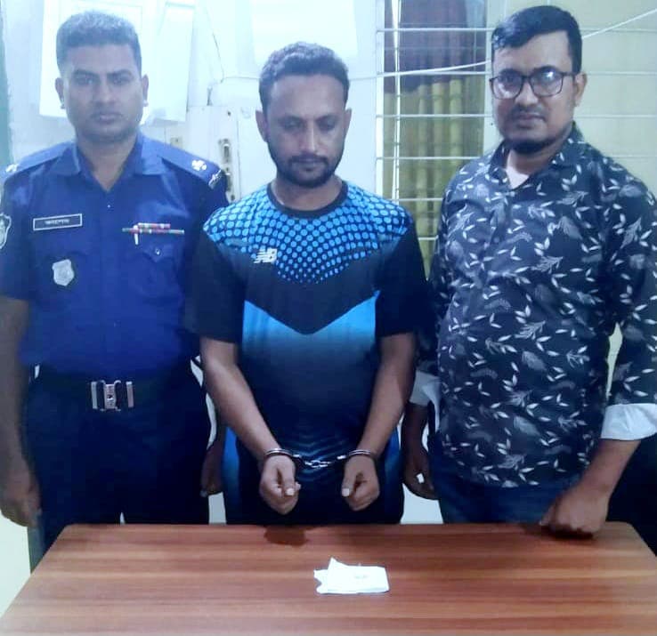 কাঁঠালিয়ায় ৫ পিস ইয়াবাসহ ১ জন আটক