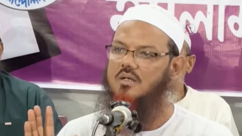 আইএবি অনুষ্ঠানে নারী সাংবাদিকদের পর্দা করার কথা বললেন মুফতি ফয়জুল করীম