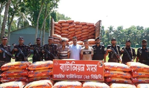 বিজিবি-র র‌্যাবের যৌথ অভিযান: ১০ টন ভারতীয় জিসহ আটক ৩