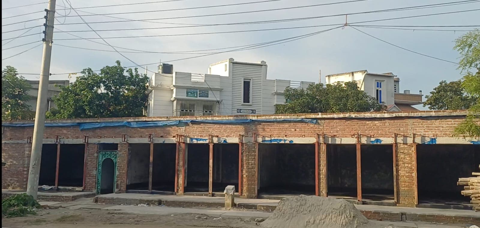 গোদাগাড়ী পৌরসভার সার্ভেয়ার কবিরের বিরুদ্ধে সরকারি খাস জমি দখল ফাইল গায়েব ও টাকার বিনিময়ে জমি কম বেশি করার গুরুতর অভিযোগ।
