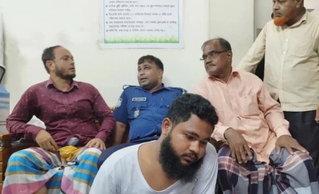 মাদরাসায় ১০ বছরের ছাত্রকে তিন মাস ধরে ধর্ষণের অভিযোগ, আটক শিক্ষক ও প্রিন্সিপাল