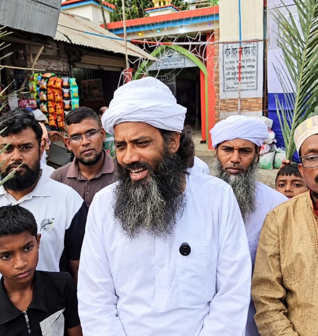 জুলাই যোদ্ধার বাবার হঠাৎ ইমাম মাহদী হওয়ার দাবি, এলাকায় ব্যাপক চাঞ্চল্য ও উদ্বেগ