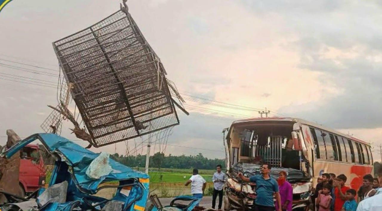 মাধবপুরে বাস-পিকআপের মুখোমুখি সংঘর্ষে নিহত ১, আহত ৫
