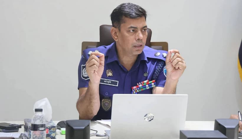 গুজব ছড়ালেই এবার কঠোর ব্যবস্থা, ধর্মীয় সম্প্রীতি রক্ষায় চট্টগ্রামের পুলিশের বিশেষ সতর্কবার্তা
