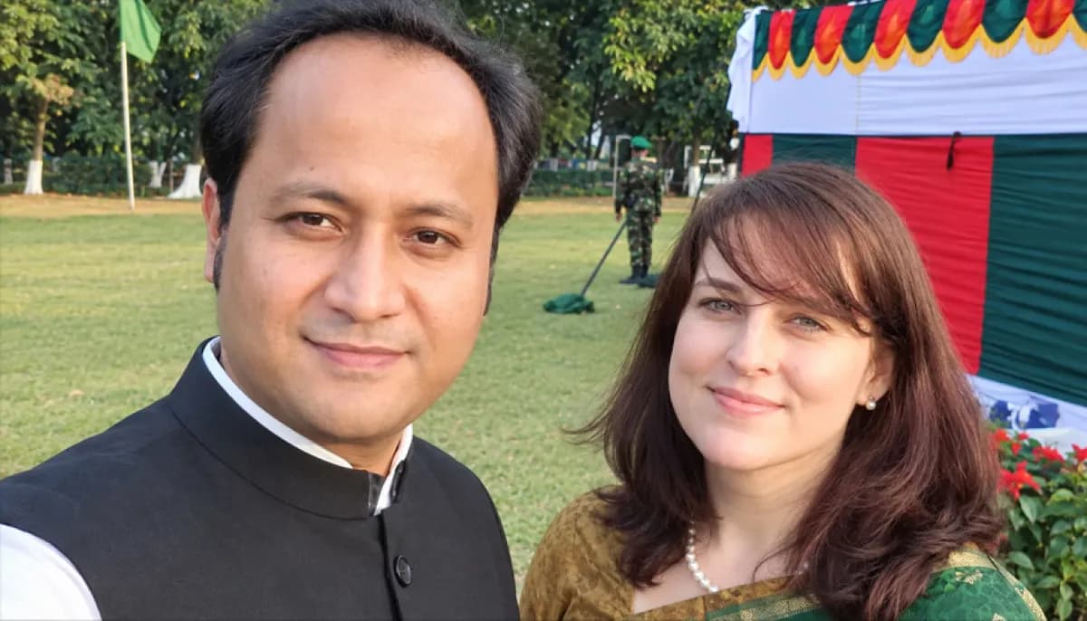 অবৈধ সম্পদ ও দেশ পালানোর চেষ্টা, সাবেক শিক্ষামন্ত্রীর স্ত্রীর বিদেশ গমনে নিষেধাজ্ঞা