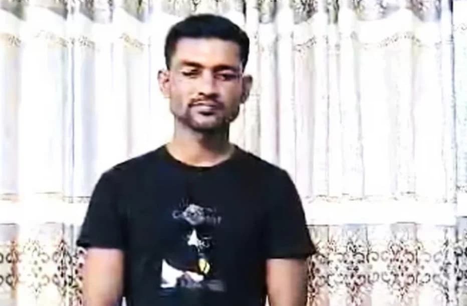 নাটোর থেকে গ্রেপ্তার ‘হ্যাকার সম্রাট’, উদ্ধার ৬৮টি সিম ও ২০টি সিসিটিভি ক্যামেরা