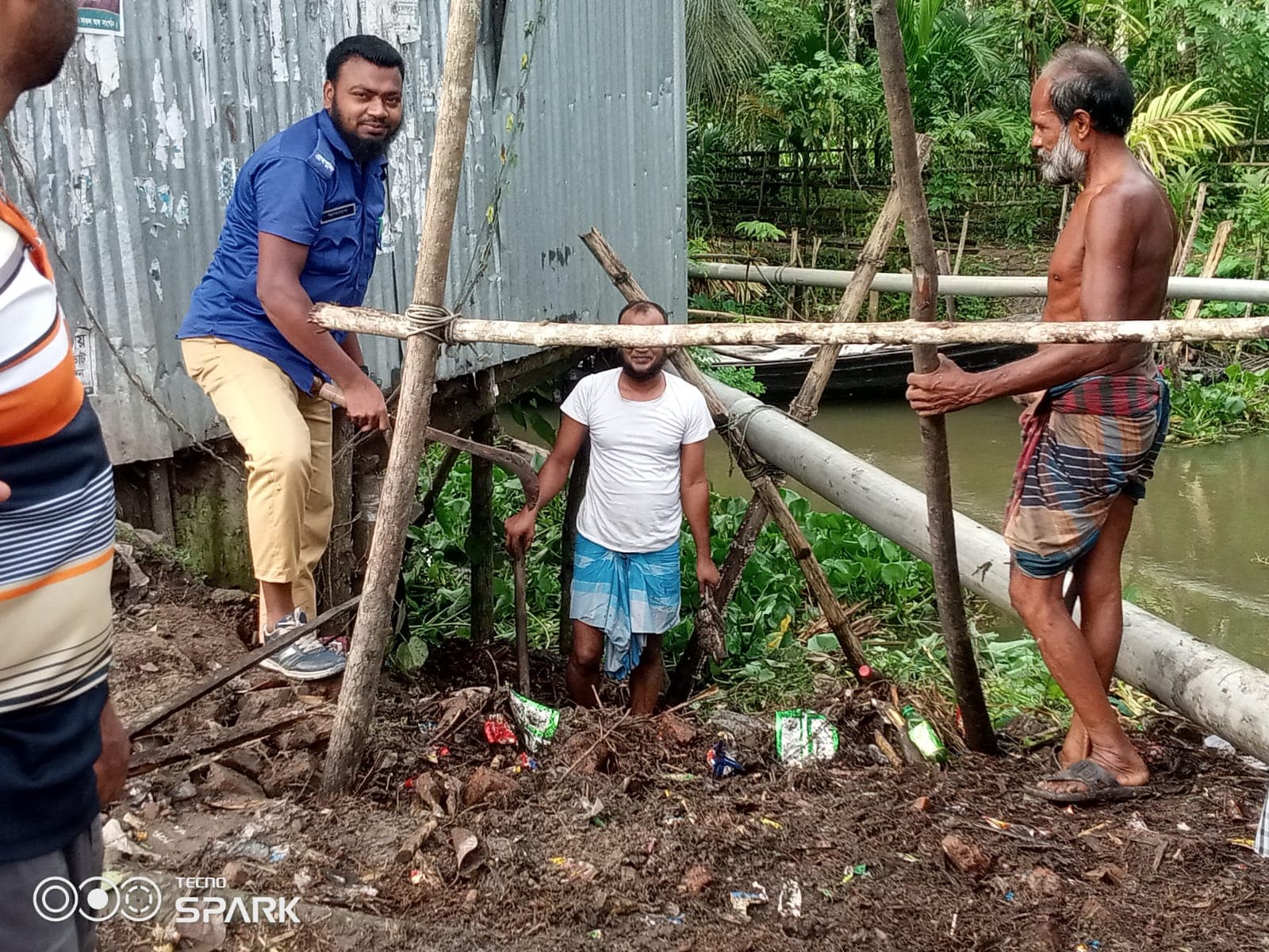 পিরোজপুরে ডেঙ্গু প্রতিরোধে কদমতলায় দিনব্যাপী পরিষ্কার-পরিচ্ছন্নতা ও সচেতনতা অভিযান