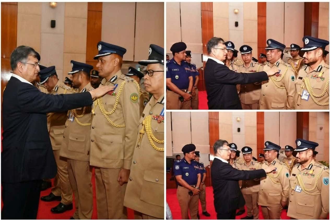 পিপিএম-সেবা পদক পেলেন আরএমপি কমিশবার ফয়েজুল কবির ও রেঞ্জের ডিআইজি আশিক সাঈদ