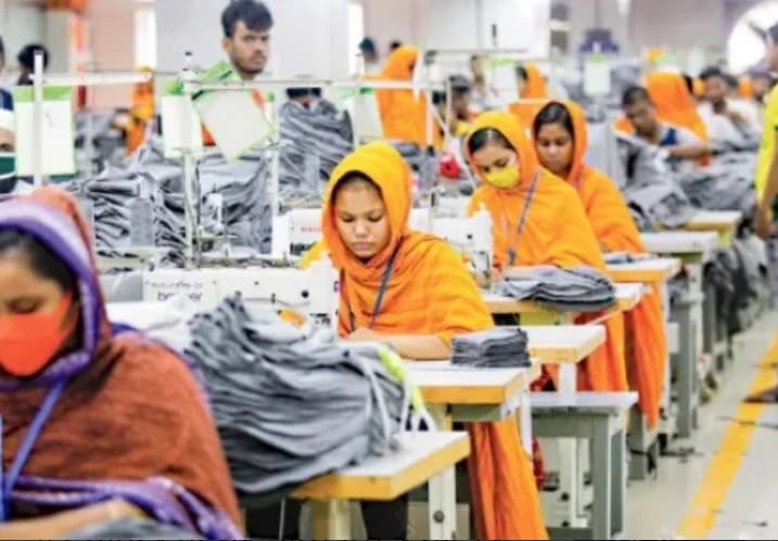 কালিয়াকৈরে দীর্ঘ গ্যাস সংকট থাকার কারণে গ্যাসের চাপ বাড়ায় পোশাক শিল্পের উৎপাদন  গতি বেড়েছে 