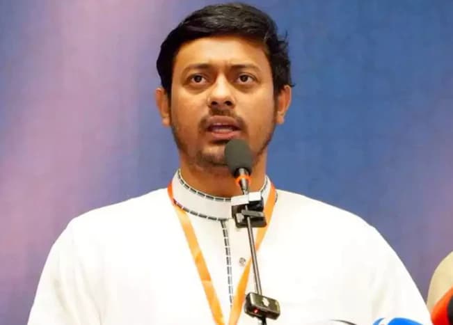 হাসিনা ও তারেকের রাজনীতি একই পুরোনো ক্ষমতার রূপ, পার্থক্য খুঁজে লাভ নেই: নাসীরুদ্দীন পাটওয়ারী