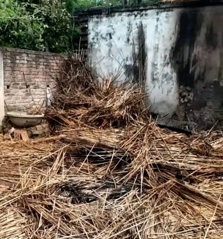 দামুড়হুদায় ভয়াবহ অগ্নিকাণ্ড, এলাকাবাসী ও ফায়ার সার্ভিসের তৎপরতায় বড় বিপর্যয় থেকে রক্ষা