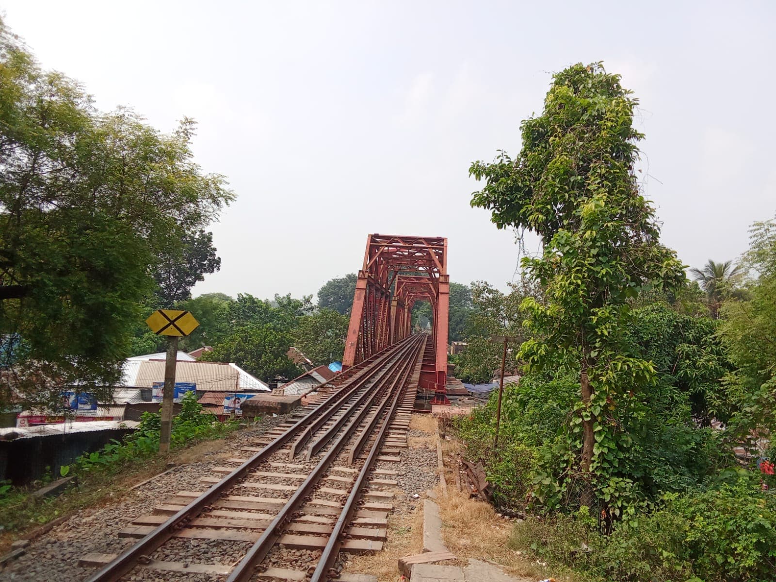 শতবর্ষের সাক্ষী বড়াল ব্রিজ স্টেশন আজও লাখো যাত্রীর ভরসা