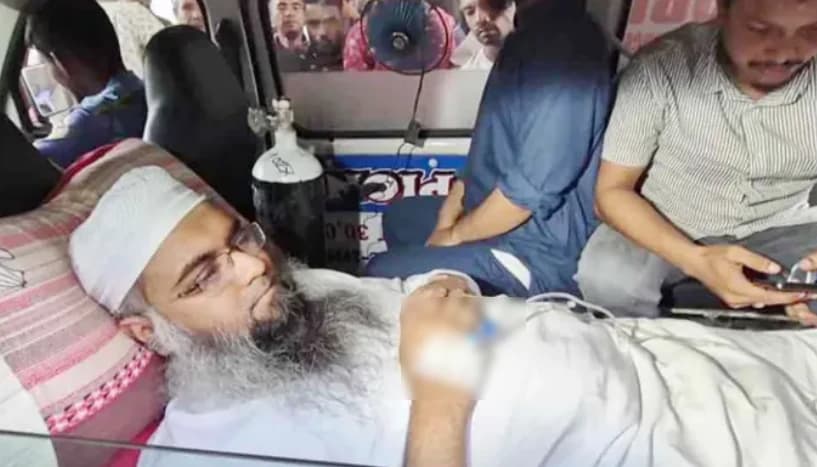 প্রধানমন্ত্রীকে নিয়ে পোস্টের মামলায় অসুস্থ তানভীরকে অ্যাম্বুলেন্সে বগুড়া আদালতে হাজিরা