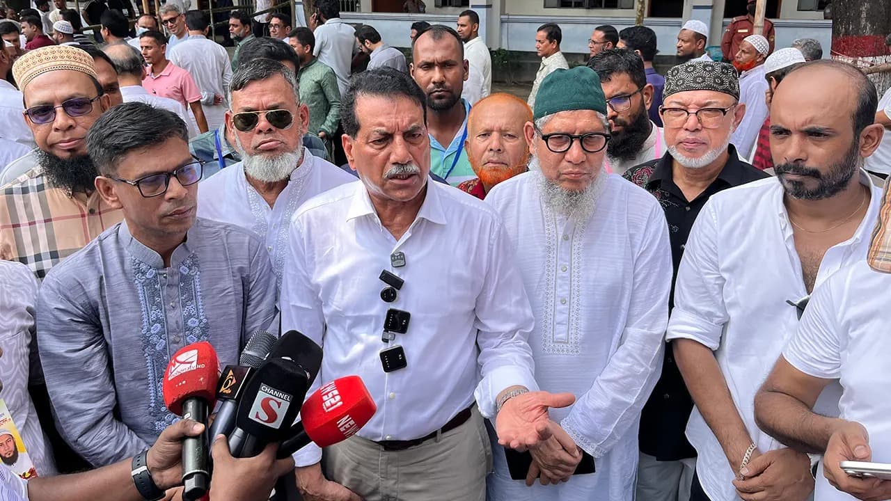 নদী দূষণকারীদের বিরুদ্ধে কঠোর ব্যবস্থার হুঁশিয়ারি সংসদ সদস্য খোকনের