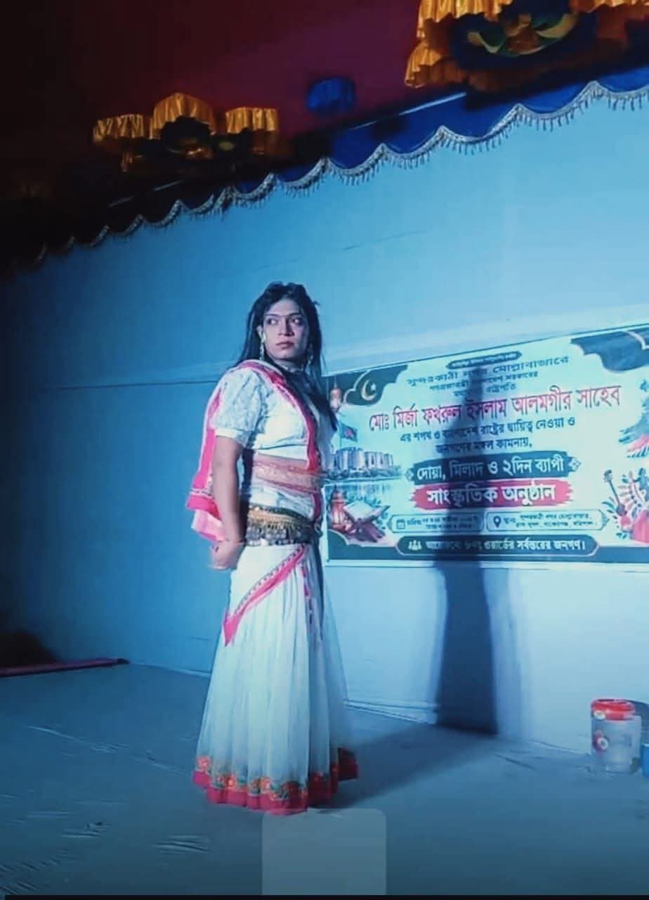 বাকেরগঞ্জে দোয়া মাহফিলের মঞ্চে নৃত্য, থানায় বিএনপির অভিযোগ