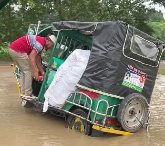 নবীনগর–কৃষ্ণনগর সড়কে খানাখন্দ, চরম দুর্ভোগে যাত্রী ও চালক