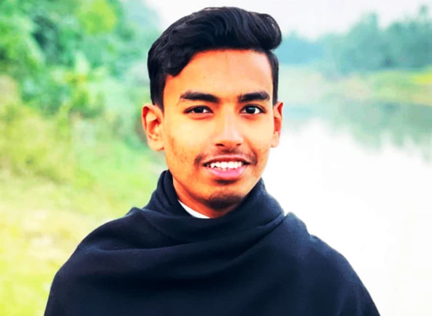 জামিনে থেকেও বিদেশ যেতে পারলেন না বৈষম্যবিরোধী নেতা মাহদী, বিমানবন্দরে আটকে ক্ষোভ