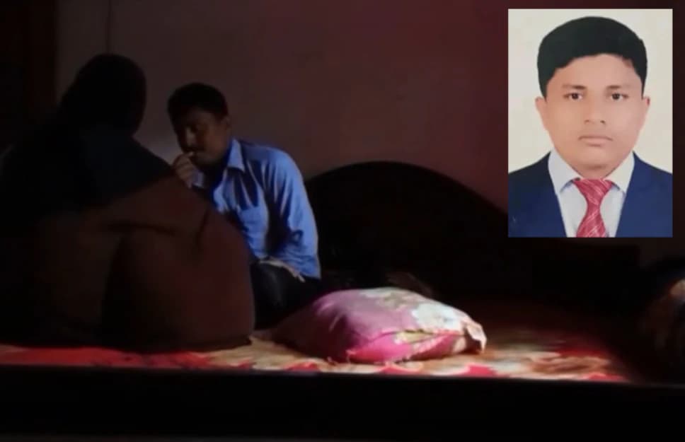 ফ্যামিলি কার্ডের লোভ দেখিয়ে নারীর সর্বনাশ করলেন সরকারি কর্মচারী, ভিডিও ভাইরাল