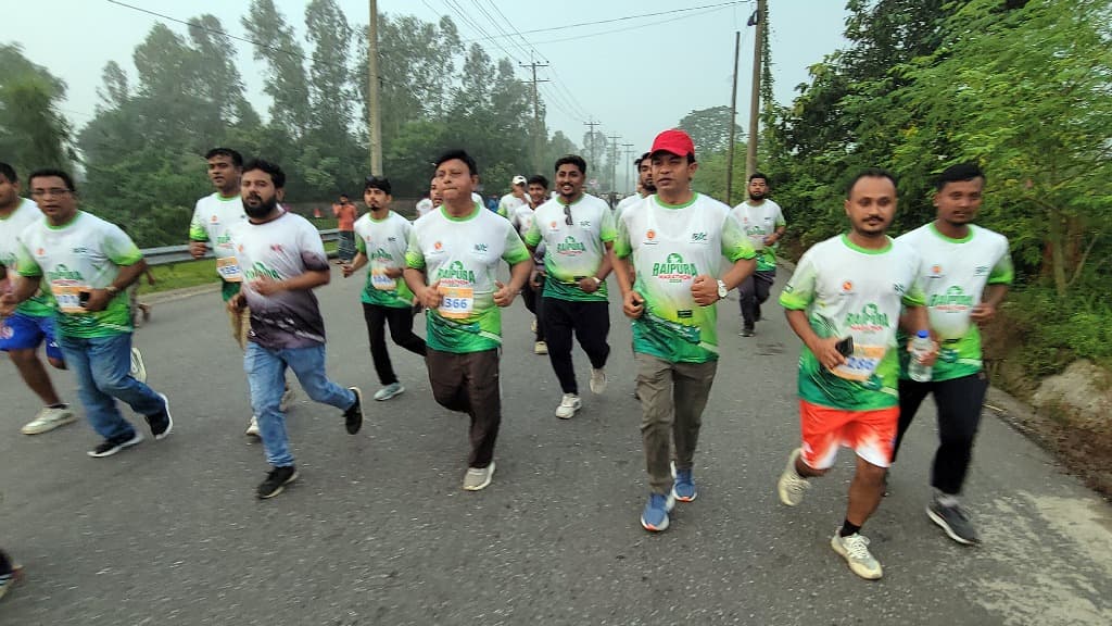 নরসিংদী সুস্থতার বার্তা নিয়ে রায়পুরায় ম্যারাথন, দৌড়ালেন দেশি-বিদেশি প্রায় এক হাজার প্রতিযোগী