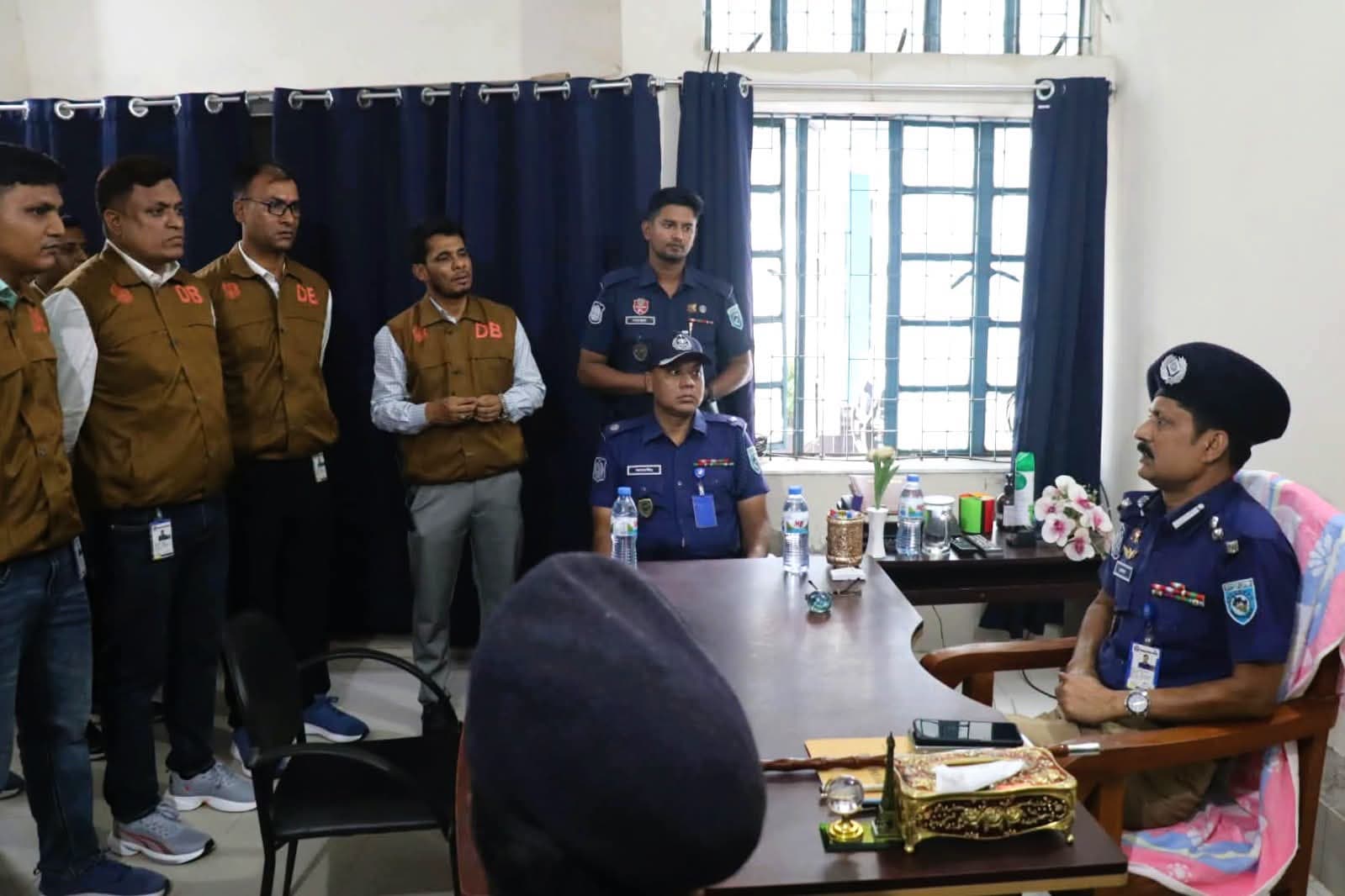 ঠাকূরগাঁও জেলার পুলিশ সুপার জেলা গোয়েন্দা শাখা পরিদর্শন