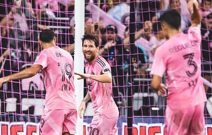 আর্জেন্টিনাকে কাঁদিয়ে বিদায়, চার দিন পর মায়ামির হয়ে জোড়া গোলে ঝলসে উঠলেন মেসি