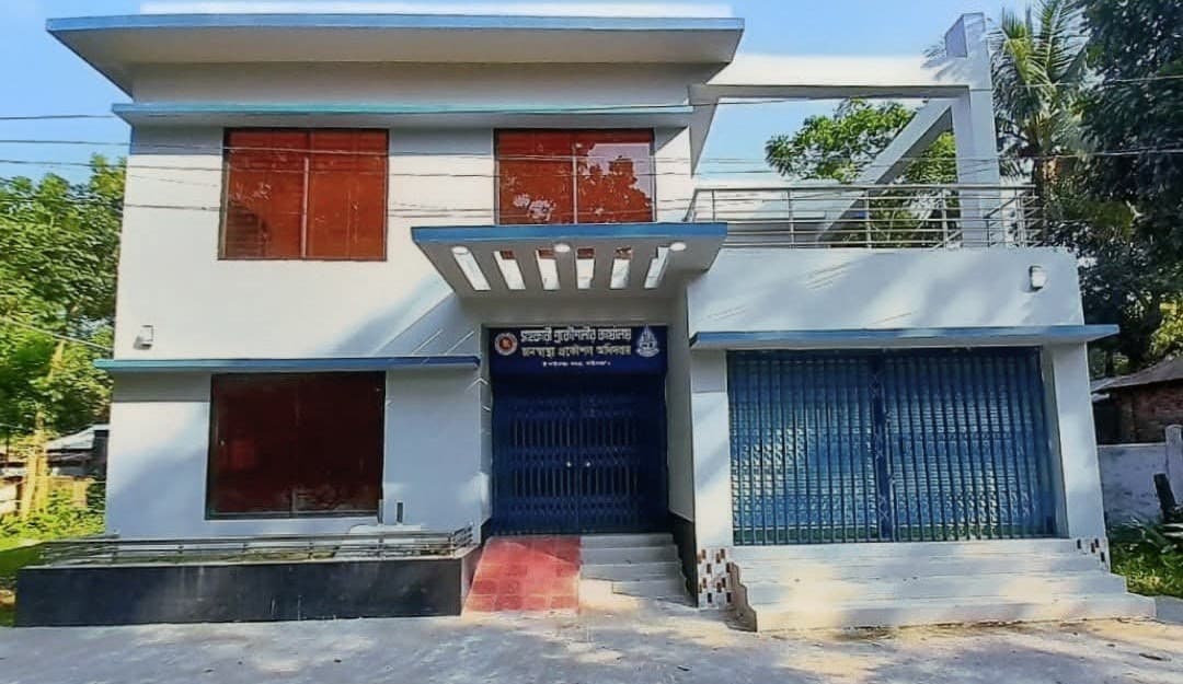 গাইবান্ধায় নলকূপের ২৫০ ফুট পাইপের স্থলে ১৬০ ফুট বিতরণের অভিযোগ অতিরিক্ত পাইপ ও স্থাপন ব্যয়ের নামে ৫০ হাজার থেকে এক লাখ টাকা আদায়ের অভিযোগ