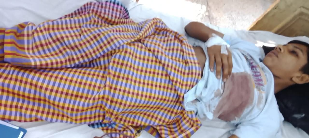 আখাউড়ায় মোবাইল ছিনতাইয়ের চেষ্টায় কিশোরকে ছুরিকাঘাত, ঢাকা মেডিকেলে ভর্তি