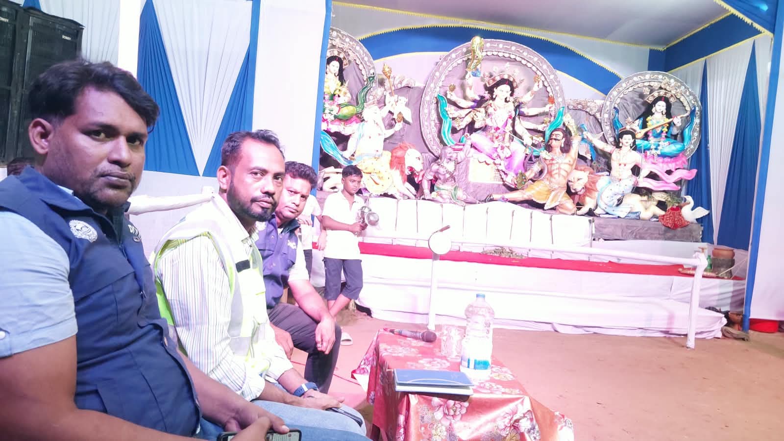 দুই দিনব্যাপী মহাসপ্তমী, দেশজুড়ে ৩৩ হাজার মণ্ডপে চলছে দুর্গোৎসব