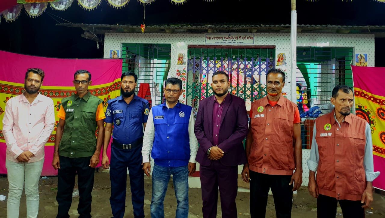 ধর্ম-বর্ণ ভুলে এক কাতারে কদমতলা, উৎসবমুখর ছয় মণ্ডপে সম্প্রীতির জয়জয়কার
