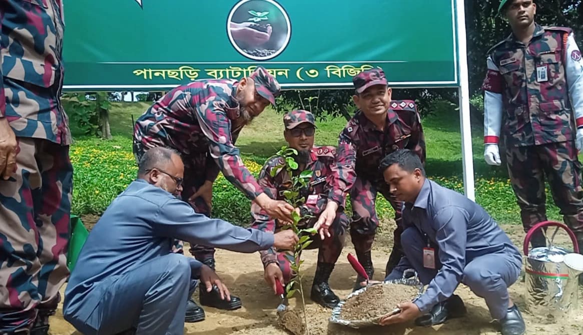 পানছড়িতে বিজিবির বৃক্ষরোপণ কর্মসূচি উদ্বোধন