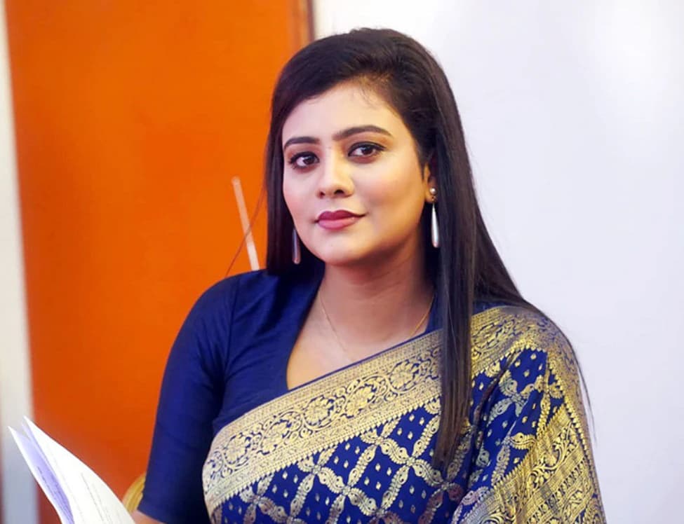 নোংরা যৌনপ্রবৃত্তি থেকে নিজেকে মুক্ত করার আহ্বান উপস্থাপক দীপ্তি চৌধুরীর