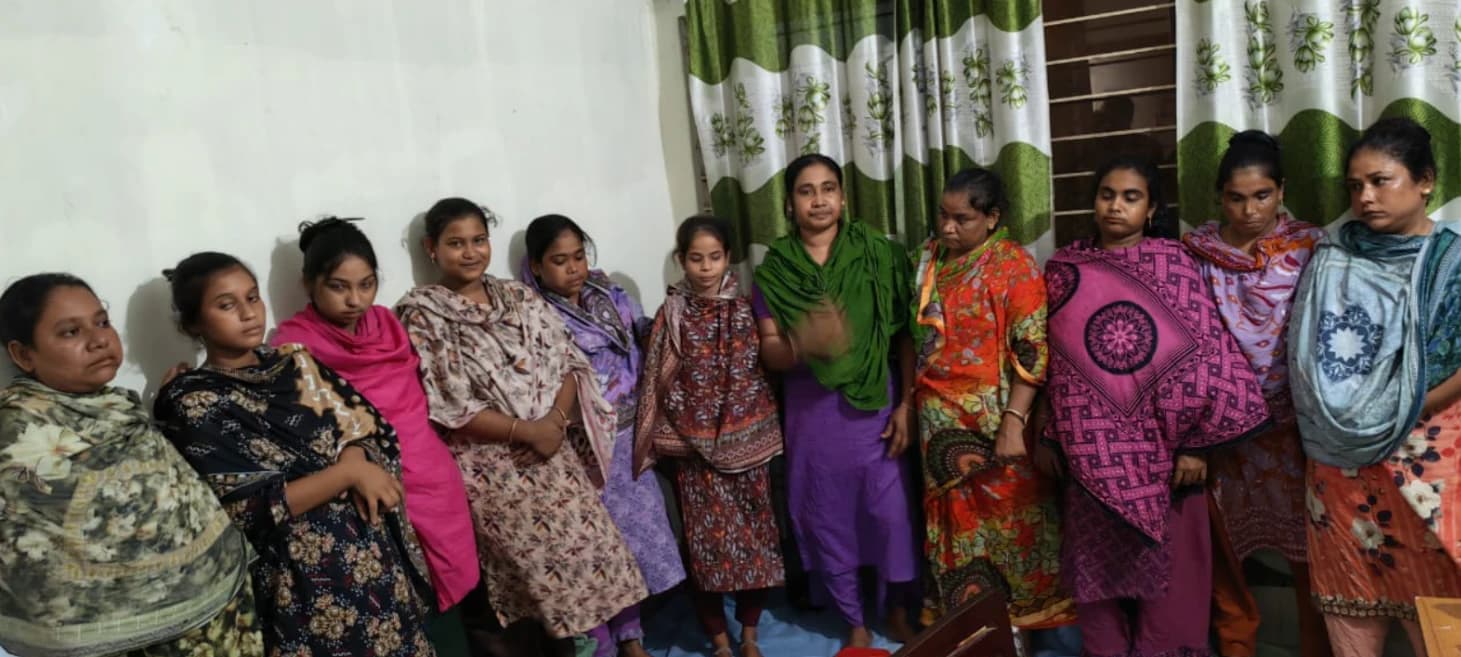 সলঙ্গা থানা পুলিশের হাতে আন্ত:জেলা ছিনতাইকারী ১১নারী সদস্য আটক
